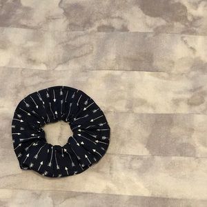Navy Blue and Arrow Scrunchie New‎